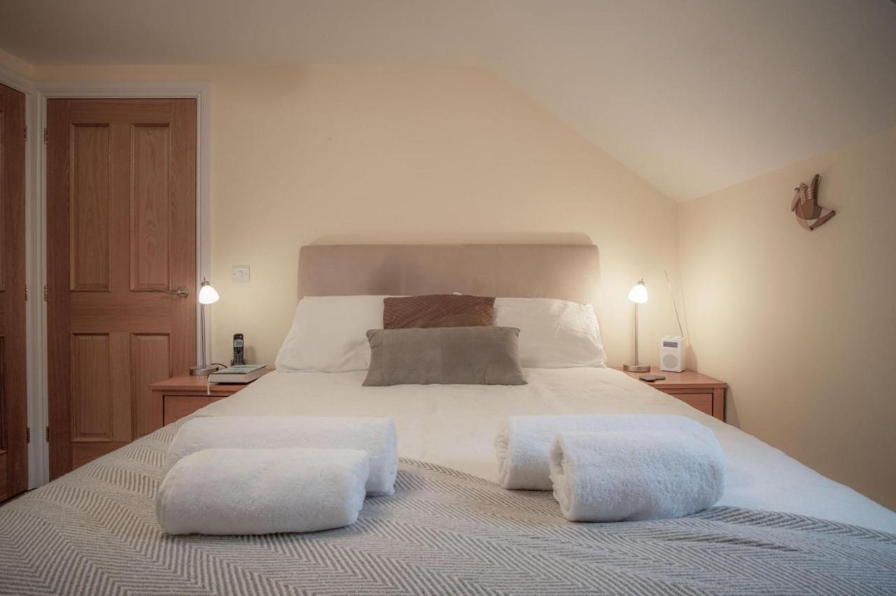 Llais Afon - 3 Bedroom Holiday Home - Фишгард Экстерьер фото